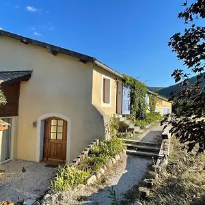https://domaine-du-pigeonnier.fr-provencehotel.com